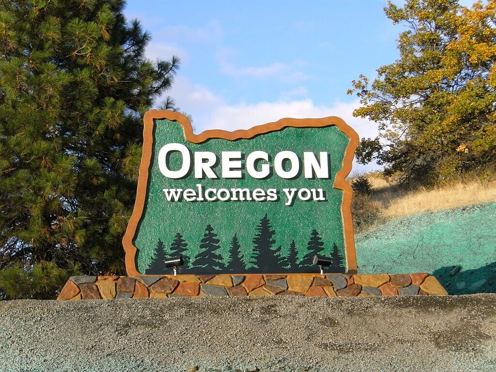 Oregon's welcome sign