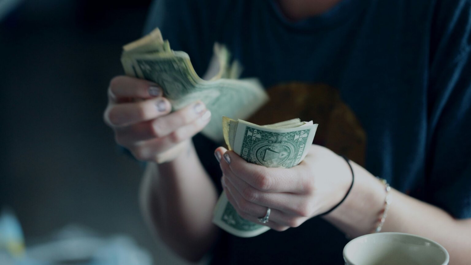 New Car Payments Are Quietly Spinning Out of Control Here’s What Experts Say to Spend