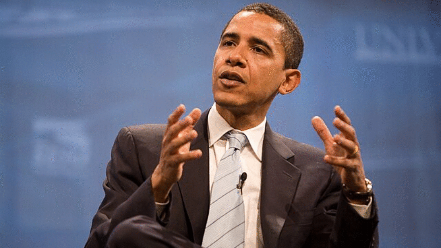 Obama Says ‘Aliens Are Real’; Trump Responds ‘He Gave Classified Information. He’s Not Supposed to Be Doing That’ Former President Barack Obama Talking