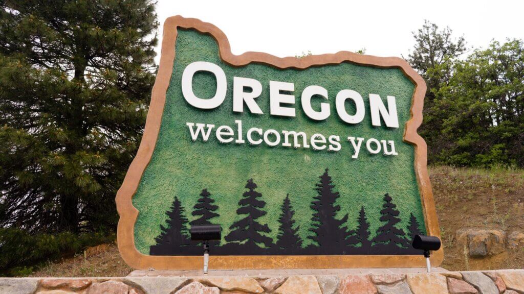 The Oregon State welcome sign