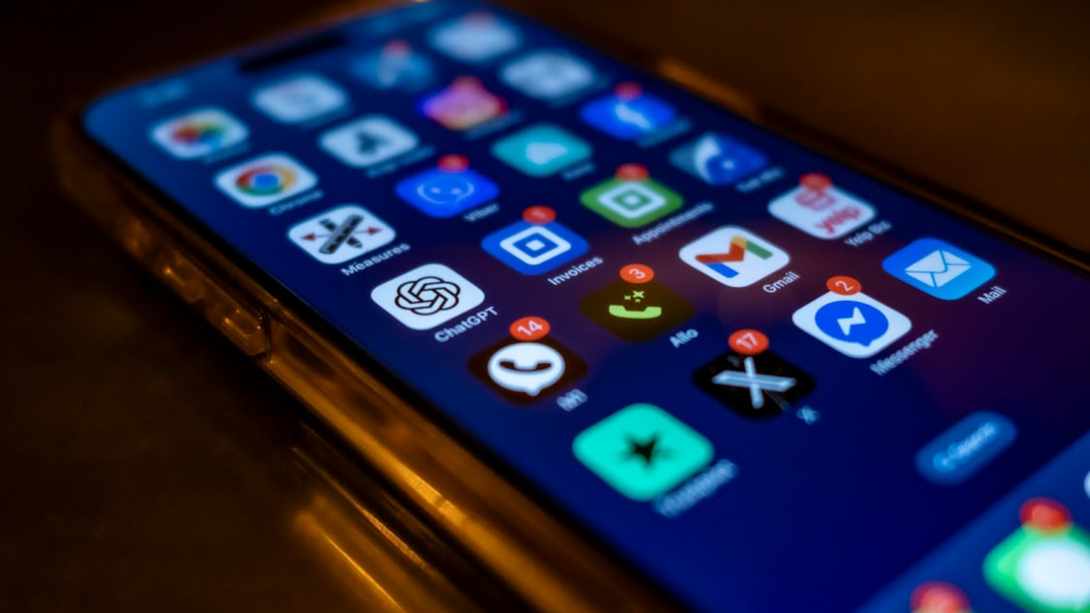 ‘Ghostlighting’ Is the Latest Toxic Dating Trend, Experts Say It’s Worse Than Ghosting