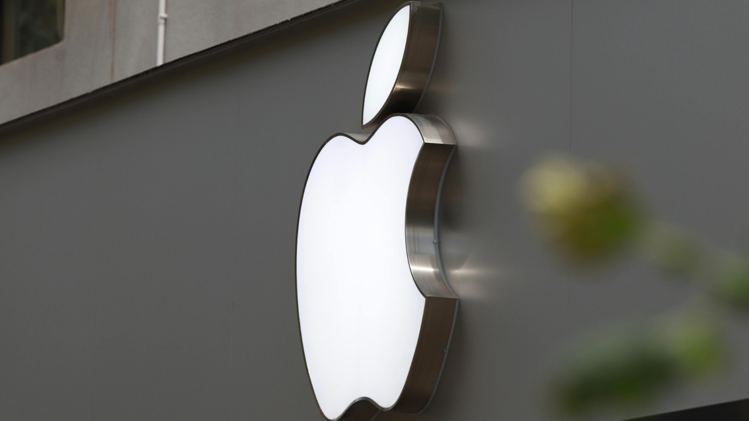 Apple Moves to Close Its First Unionized Retail Location in the US