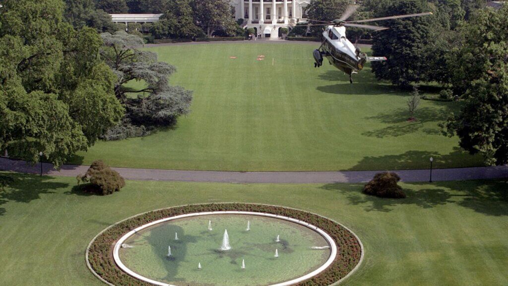 A helicopter approaches the South Lawn of the White House in Washington, D.C.